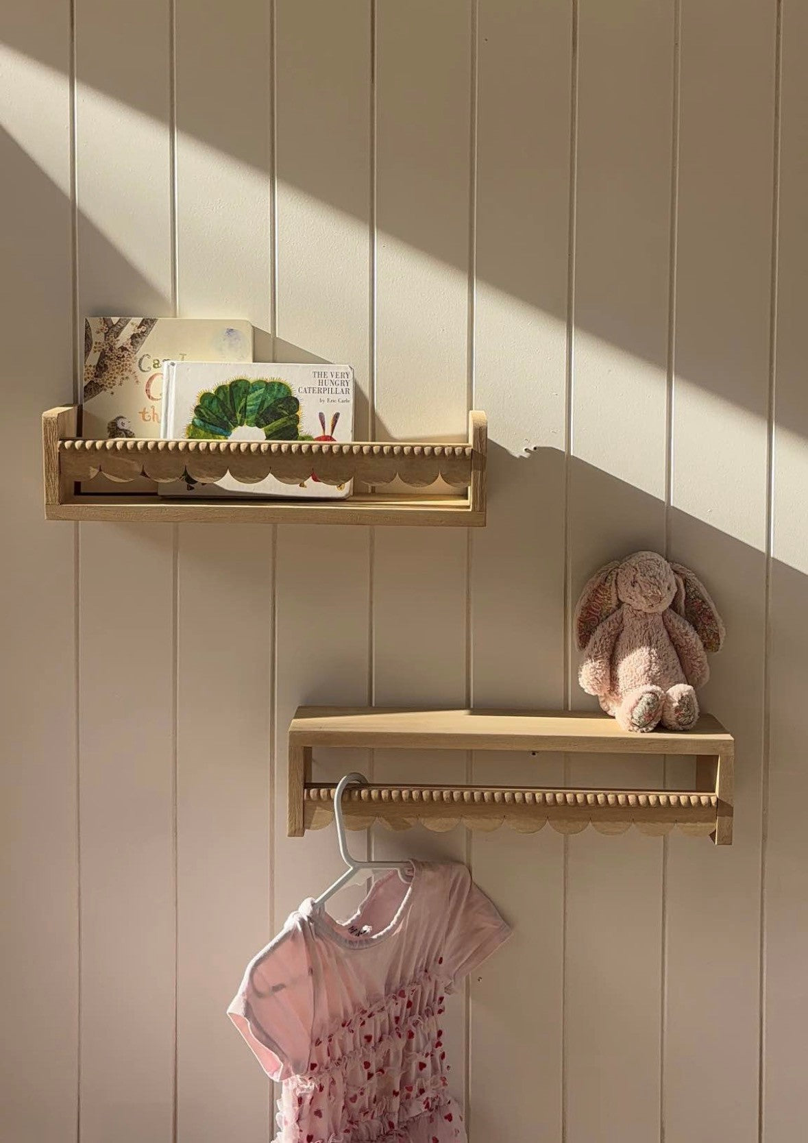 Light Scalloped Shelves